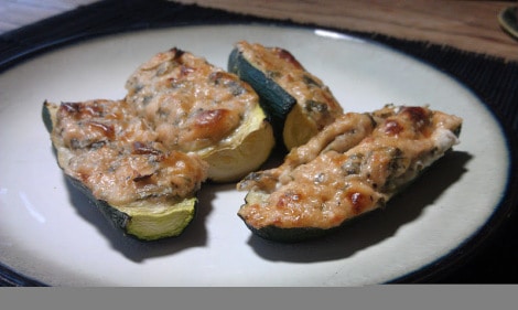 Cream cheese stuffed jalapeno substitute with zucchini (photo)